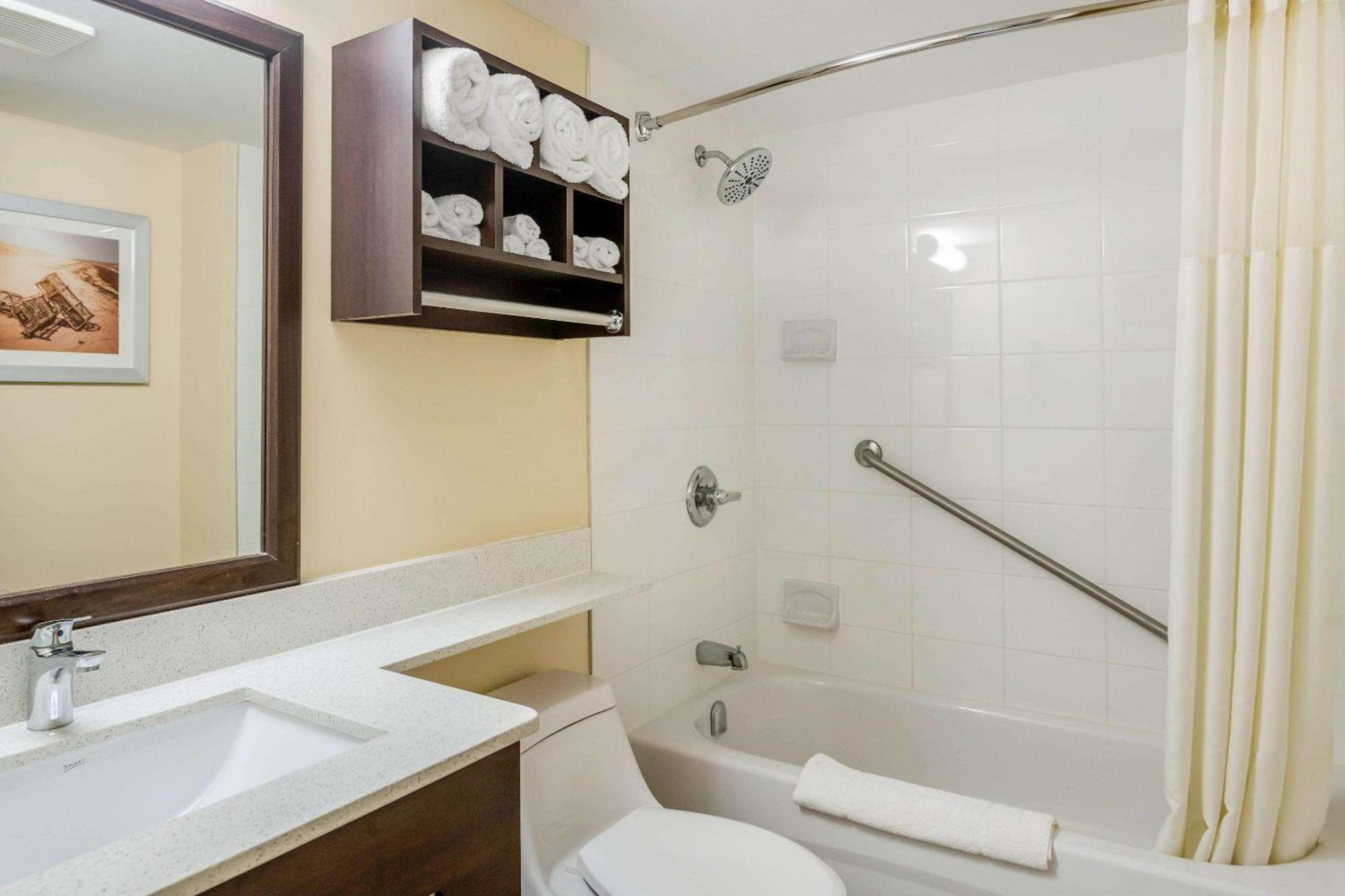 Quality Inn & Suites Bathurst Quarto foto