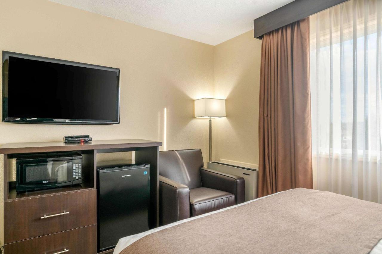 Quality Inn & Suites Bathurst Exterior foto